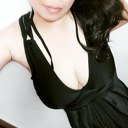 肉肉熟女人妻秘密小天地https://t.co/OiWEzvv8AC
本頻道🔞
只喜歡分享露出與平日夫妻間日常記錄。不換不聯誼,別再問我約不約🙏平常忙家務,不太回私訊!除非你夠吸引我。
不接受鎖推者、無頭像者,未追隨、未按愛心者的私訊(私訊者立馬封鎖👿)
