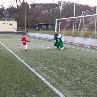 Aussie bloke living in Germany.
Nur der VfB⚪🔴