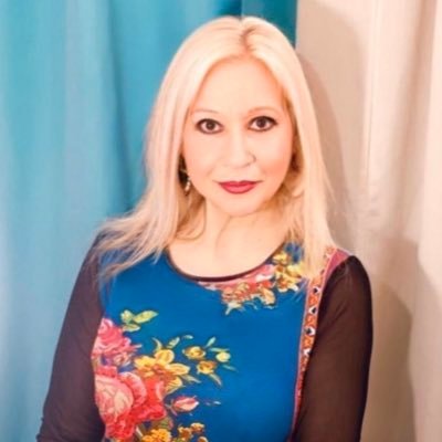 Acclaimed soprano lirico - spinto at the prestigious opera Theaters: Argentina : Colon , Rome: Cassia , Napoles : Diana, Spain : Teatro Principal , and others