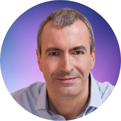 Naučím vás prezentovat tak, že i vaše vystoupení bude nezapomenutelné Školím řečníky @TEDxPrague Ambasador: @Canva | @Smartmockups | @RebrandlyBuzz