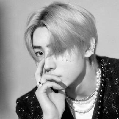 wei_privv's profile picture. hell