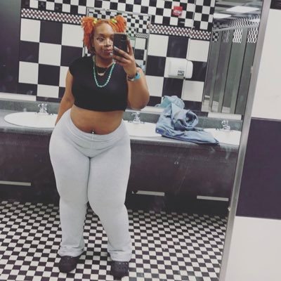 New to Twitter 😑 , follow meeeeee 💗 , Women are welcomed as well 🌈
