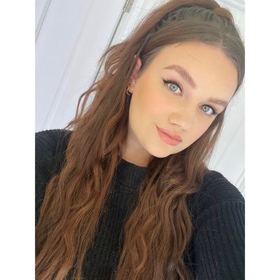 chloebarron_98's profile picture. 💙💙💙