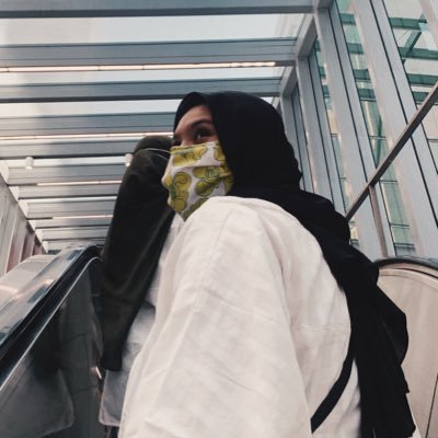 i catch flights, not feelings.