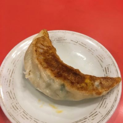 寄席が大好き。ゆったり、のんびり、ぼーっとしてます。てくてく歩くのも好きです。前座、二つ目さんの話も好きです。