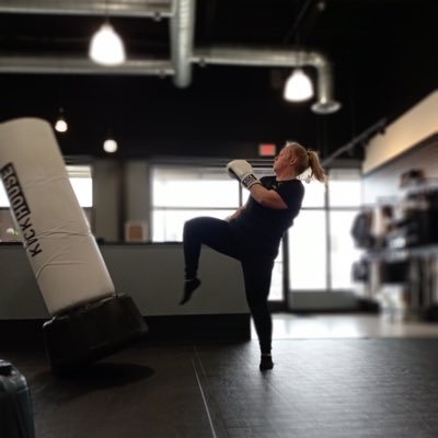 luckykylie2001's profile picture. 🎹EWF🎹 & abnormally addicted to kickboxing🥊🥊