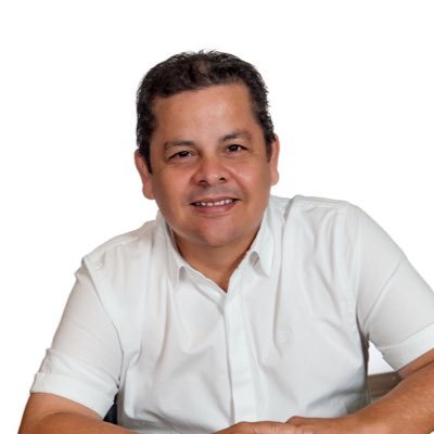 Orgullosamente Casanareño / Administrador Público / Especialista en Finanzas Públicas / Maestrando en Administración Pública