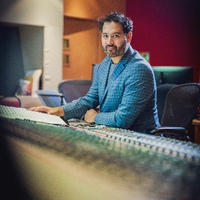 Host of Book Society Podcast, composer, author @diversionbooks.

https://t.co/rcxQ5l6QmC  🇵🇷