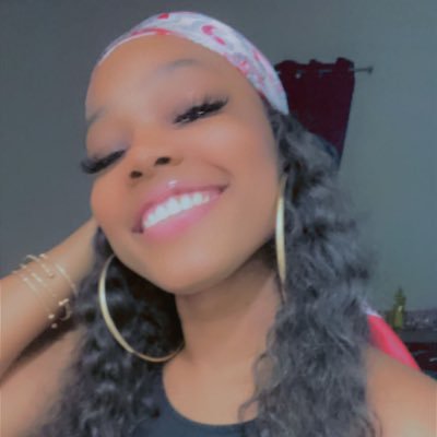 PrincessJay_Boo's profile picture. 28 -Living life like its golden ✨