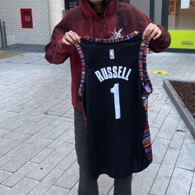 🎙: @duzdunyacilar & Admin: @Ege_B_ Muhtemelen Türkiyedeki en büyük Dlo aşığı  & 2018/19 Brooklyn Nets’le kafayı bozmuş birisi