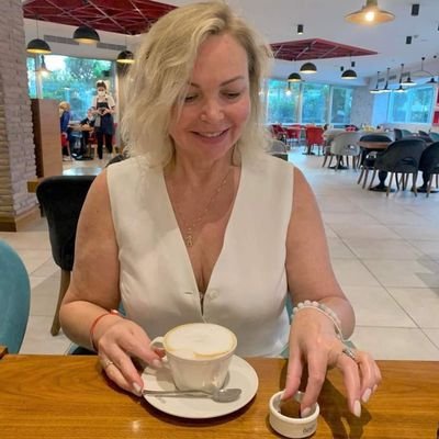 StphanieMorel18's profile picture. 