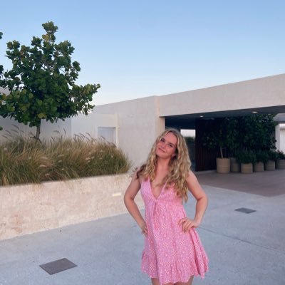 fionaroach03's profile picture. @julianastratton | previously @northwesternu @demconvention @morningwalkusa @thedailynu @chicagocouncil