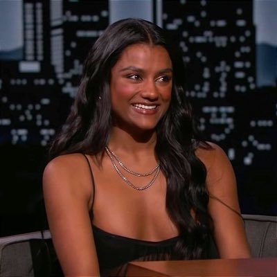 FLORVSCHILD's profile picture. 𝗃𝗎𝗌𝗍 𝗍𝗋𝗒𝗂𝗇𝗀 𝗍𝗈 𝖽𝗁𝗈𝗈𝗆 𝗆𝖺𝖼𝗁𝖺𝗅𝖾 𝗌𝗈𝗆𝖾 𝗂𝗇 𝗁𝖾𝗋𝖾.