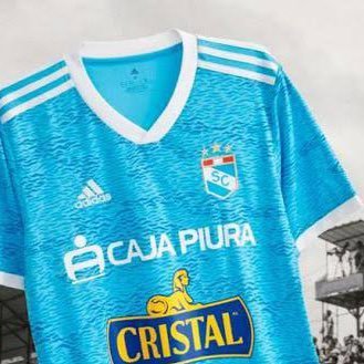 Productos 100% originales únicamente del Club Sporting Cristal (umbro, marathon, joma y adidas).