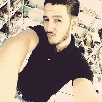 GuillermoLenGm4's profile picture. PUNK , #Libros y Anime
Del 🇳🇬Cali Soy!!!  Sobreviviente de la selva del cemento y de fieras salvajes como No🇷🇺🇷🇺 Psicólogo experto en Memes