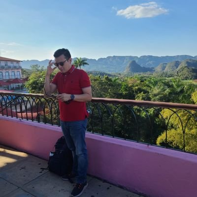 luchoespinal's profile picture. 