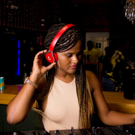 A Female Dj