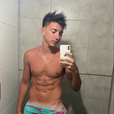 21 years old | Soccer player 👉🏻 Follow for more ONLYFANS 🔥 DM's for personalized content or hot proposals. New account