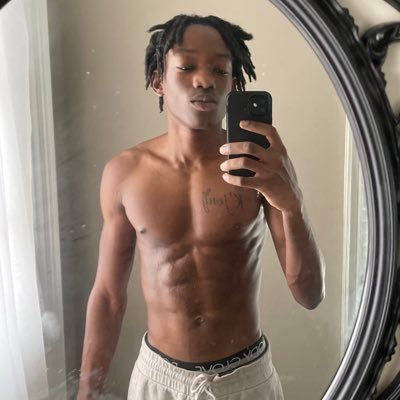 dezonthebeat's profile picture. 19 | I love to make Music…Good Music.