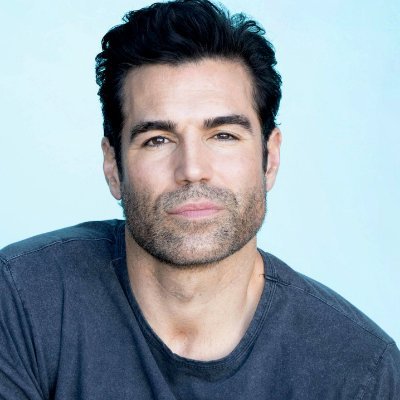 Fan page for the handsome detective Rey Rosales (played by @jordivilasuso) on @YandR_CBS


#YR #RosalesFam