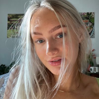 laurnander's profile picture. 