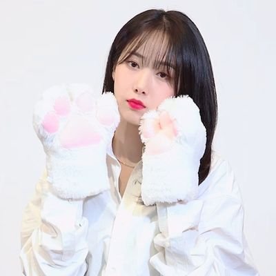 ellemostreams's profile picture. @ellemoscart's streaming acc