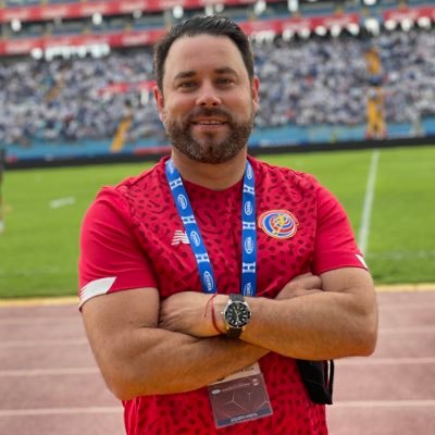 Abogado * Padre de dos maravillosos hijos * Esposo de @lauritafercr. Chef autodidacta. En Lucha por un país mejor! Director Ejecutivo @fcrf. Perfil Personal.