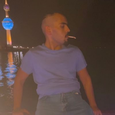 لاتعامل الناس بالمثل عاملهم بطيب اصلك وان لم يستحقوا