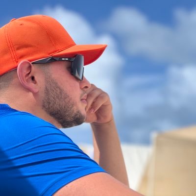 SebastinTapias2's profile picture. 👷🏻‍♂️