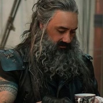 hi I'm tapwater / good omens, wwdits, it, spn, and ofmd lover / 20 / she/they / krakhouse has ruined my life