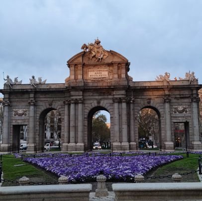 Las cosas las llamo por su nombre. De derechas, con principios y valores, que respeta y quiere ser respetado y aquél que no respete, bloqueado