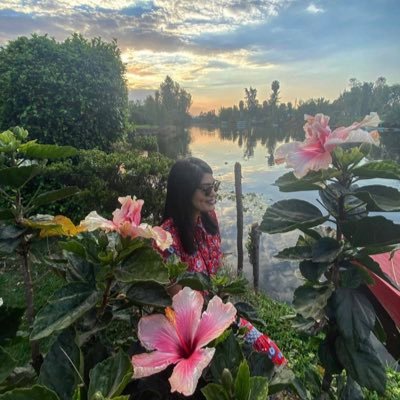 Dra. | Social Scientist | Dog Mom | Mexicana en USA | GF DF SF | 🙋🏾♀️💜🐕🌵🌎 |