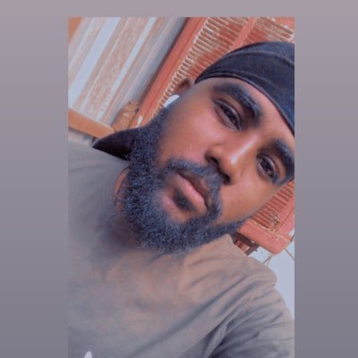 spamking_'s profile picture. Roses don't medicate shit 🌹.