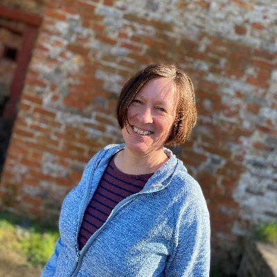 Researcher developer, orienteer, narrowboater, cat & hen lover, parkrunner 264/105, pickler, procrastinating crafter, she/her & many more things ending in ‘er’.