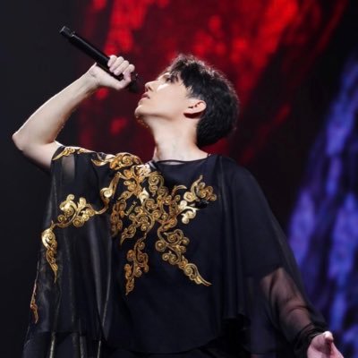 I’m an absolute dear of @dimash_official, the most beautiful voice of the world. Humble, honorable, patriot, sweet, charismatic and stunningly handsome 🥰