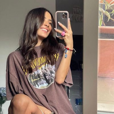 luviorsabis's profile picture. all about sabina!! ☕️ me and her together 🏡.