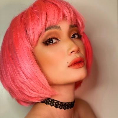 haku_bayarmaa's profile picture. 🧜🏻‍♀️ CONTORTIONIST                      📖 BOOK & ☕️ COFFEE lover 💛