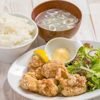 harenohi4129's profile picture. からあげとオリジナルのレモンサワーが名物のお店です🍋有限会社ハレノヒ運営 現在都内2店舗、神奈川2店舗営業しております 子供から大人まで美味しく召し上がれる自慢のからあげ是非ご賞味ください