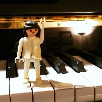 bobbysantois's profile picture. 