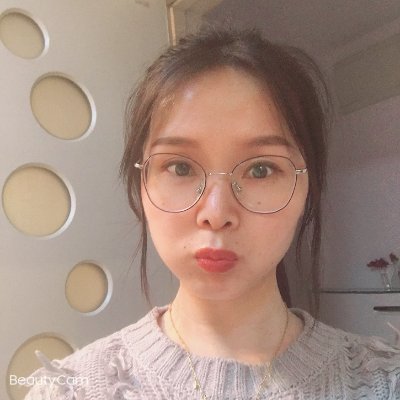 EvelynZhaojie's profile picture. 