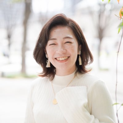 もっと私を活かせる場所を探しているあなたへ🎗️ SNSを超えたビジネス構築を支援 ・ 株式会社女子トク代表 2025.3.31経営大学院卒👩🎓 港区在住・身長148㌢・猫Love ・ キラキラしたいわけじゃない SNS以外のマーケットが見えなくて困っている方へ ・ 新しい扉を開く🚪↓