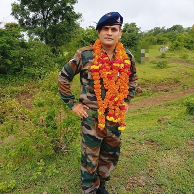 Jay hind ❤️ हम मरेंगे तो देश के लिए और जिएंगे तो देश के लिए हमारी सांसों में दौड़ता हुआ रक्त की एक एक बूंद हिंदुस्तान के लिए जय हिंद ♥️ वंदे मातरम जय हिंदुत्व ♥