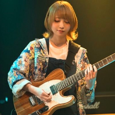 ▶︎ギター弾いてる人/▶︎ ex.マルシーボクのGt/金髪ショート女です/被写体したりモデルもしたり/インスタの方が更新多いです▶︎ https://t.co/y6fNBeSPhT