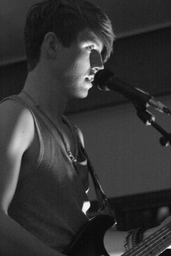 I'm a Songwriter/Multi-instrumentalist/Producer that needs some mo