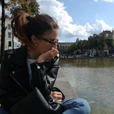 I like art, design, indie rock music and pizza.
#DigitalMarketing and #communication enthusiast.