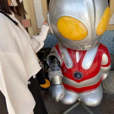 uiemSNdOJ9RzPgU's profile picture. 