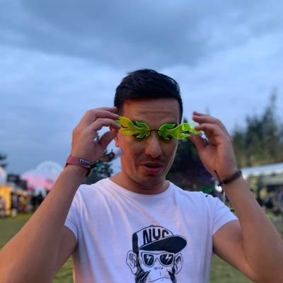 Software Engineer. Calvin & Hobbes Reader. 128 BPM Fan. 93-82-101.