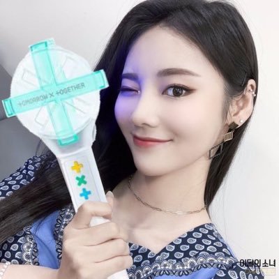 txtloonacollab's profile picture. Tweet “@txtloonacollab hi” for a reminder of what we don’t have!