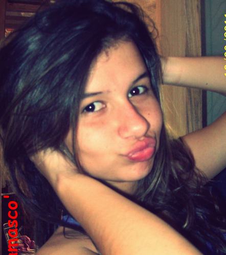 Dramática, irritante, carente, louca, desligada, chata e  ciumenta. Prazer, eu.E tenho um Best' liindo @NathanGB_ *-*