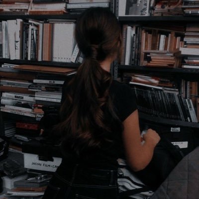 studiesgiu's profile picture. #studytwt #langtwt #booktwt | • • wait and hope